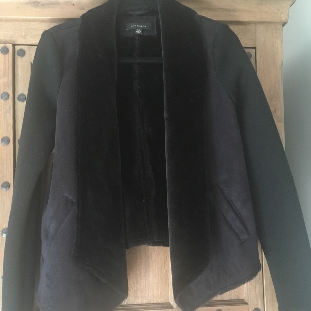 Price Drop!Taylor Jacket w faux fur collar XS